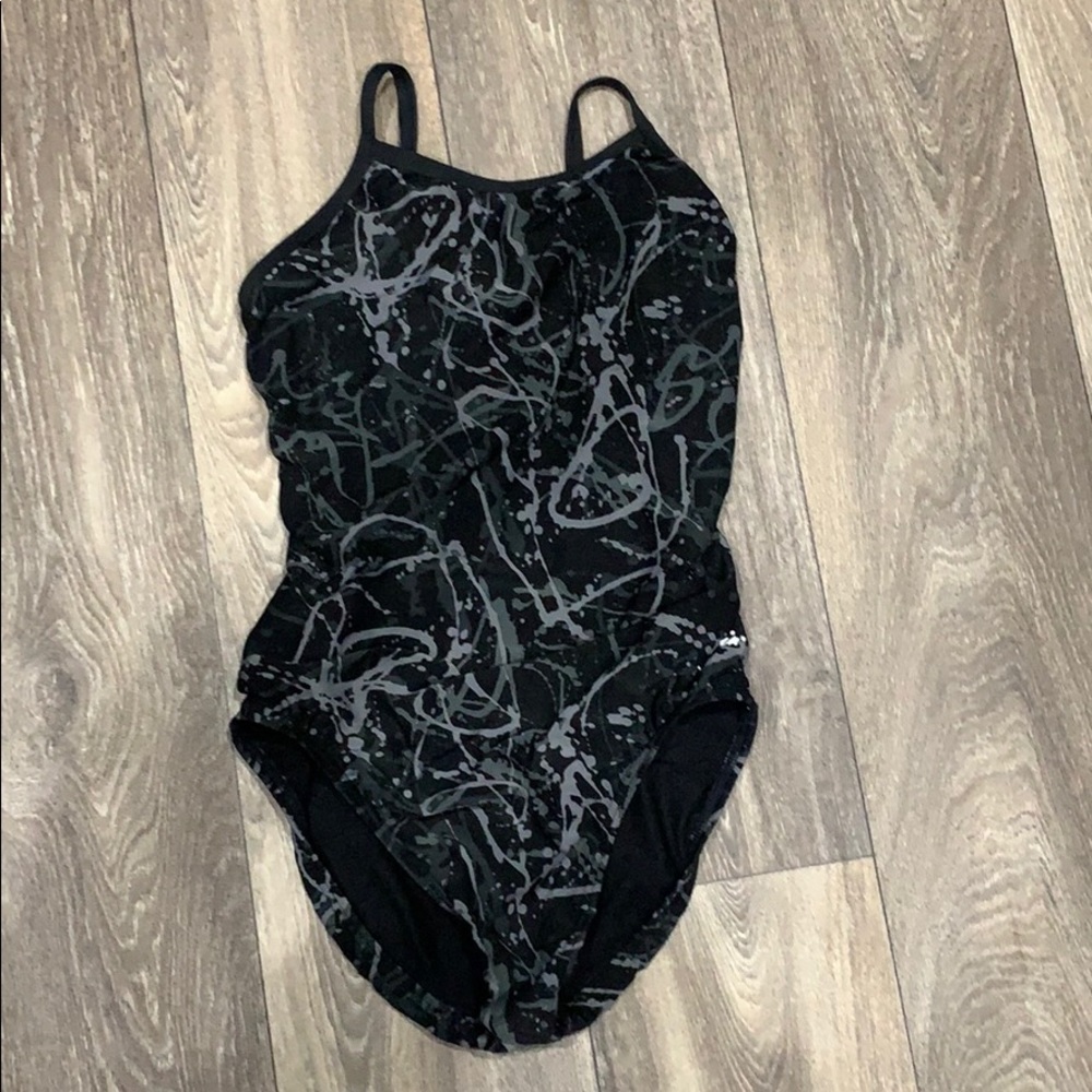 DOLFIN SUIT